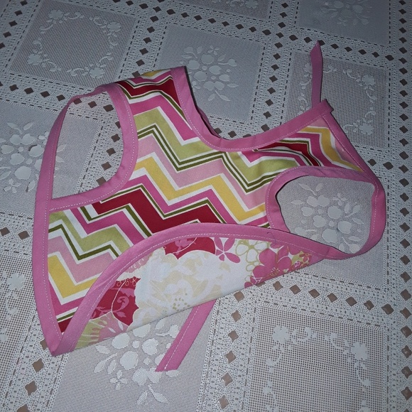 Reversible baby bib for your little baby girl. - Picture 2 of 3